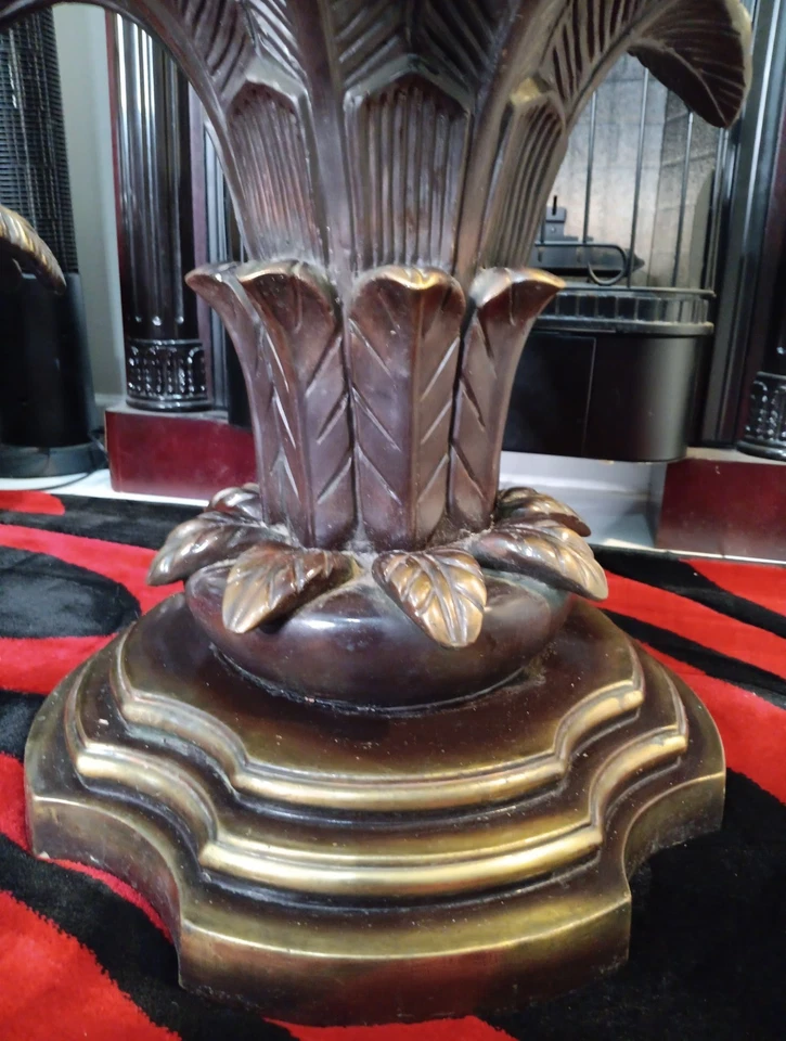 Base de mesa vintage de hoja de palma de bronce hecha a mano de 20"x23" madera recubierta de bronce Foto 4 de 4