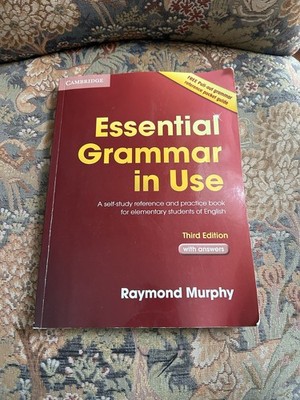 Essential Grammar in Use with Answers: A Self-Study Reference and Practice Book,