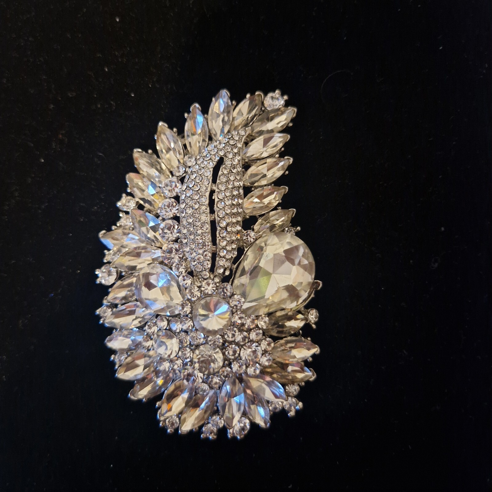 ABSOLUTELY HUGE STUNNING STATEMENT DIAMANTE CRYST… - image 3