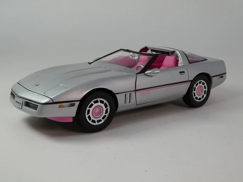 Auto World Chevrolet Corvette Argent Vette 1986 BARBIE 1/18 AWSS142/06 - Photo 3/4