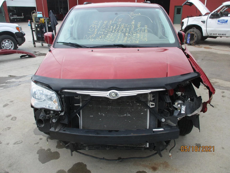 Used Driving Light fits: 2010 Chrysler Town & country Fog-Driving Grade A - Image 3 of 4