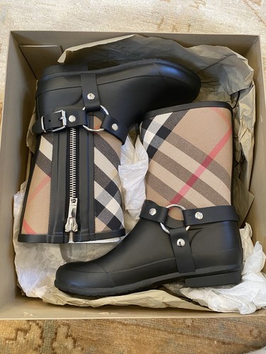 Burberry Ladies Women’s Rain Boot Biker Rain Boot New In Box Mid Calf Buckle 5.5 - 第 1/9 張圖片
