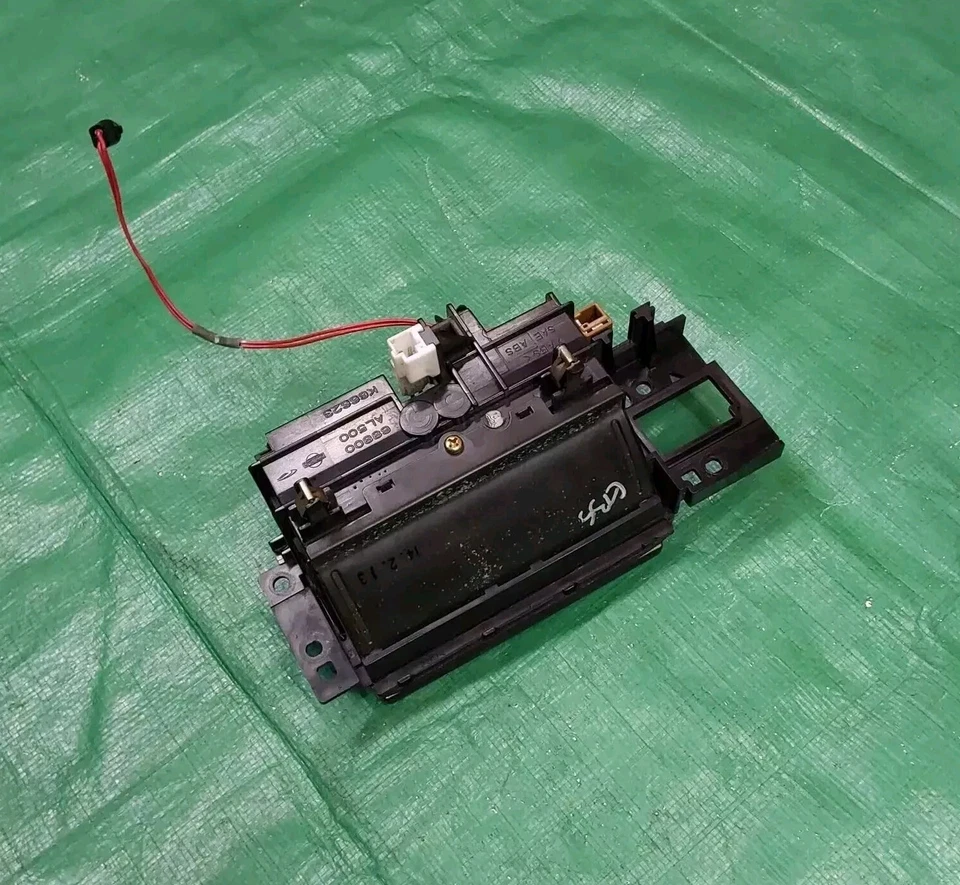 2003-2004英菲尼迪G35轿跑车中心控制台烟灰缸烟灰缸 — 第 3/4 张图片