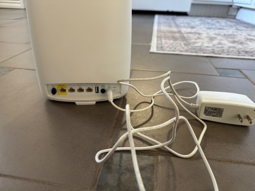 Netgear Orbi RBR50 Router - Photo 2/3