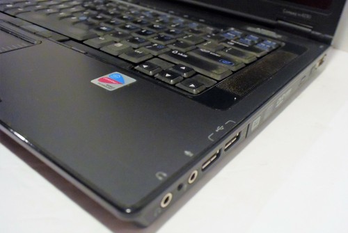 HP Compaq nc8230 15.4'' Notebook - Parts/Repair - AS IS - BROKEN - Picture 4 of 6