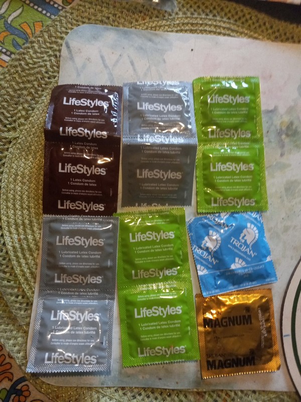 10 Lifestyles +2 TROJANS Assortment 