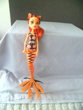 MONSTER HIGH PUPPE GREAT SCARRIER REEF GLOWSOME GHOUL FISH 2014 ~TORALEI STRIPE~