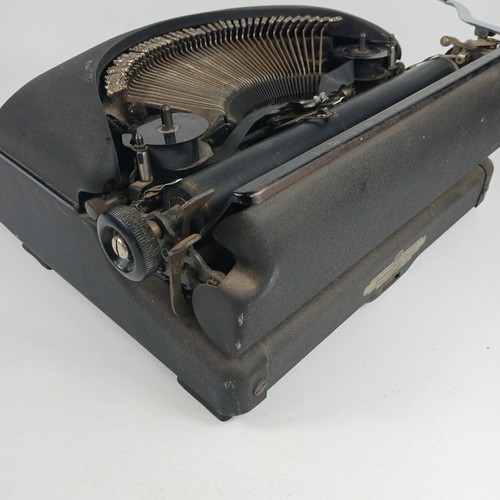 Vintage 1946 Remington Rand Deluxe Model 5 Typewriter - Working - No Case - Picture 9 of 14