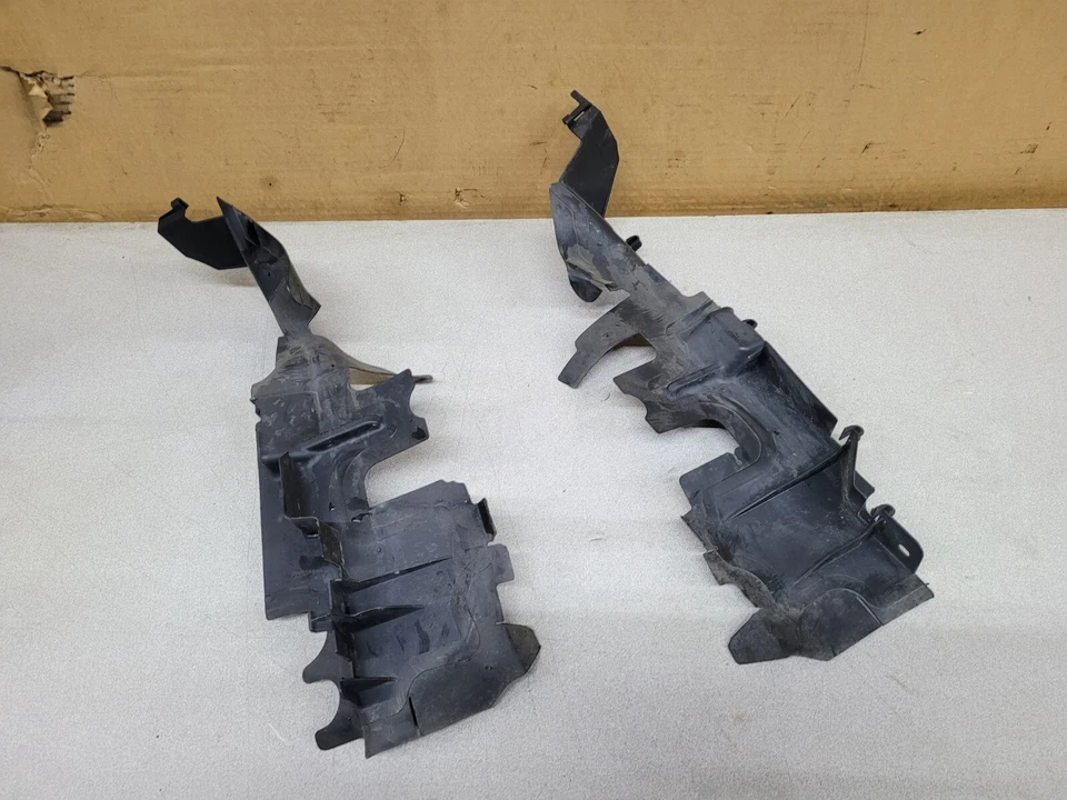 2009-2012 大众 CC 右侧收音机空气导轨气垫面板 原始设备制造商 — 第 2/3 张图片