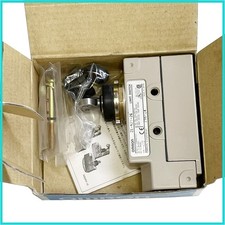 Original manufacturer Omron ZE-N-2G ZE-N21-2G ZE-N22-2S ZE-NA2-2 Terminal switch