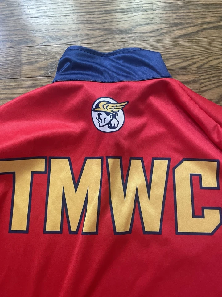 Chaqueta Pullover Grande Roja Spartan Titan Mercury Wrestling Club 1/4 Cremallera Calentamiento Foto 2 de 4