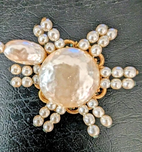 Miriam Haskell Signed Early  Pearl Brooch Pin Gold Tone Metal Perfect Condition