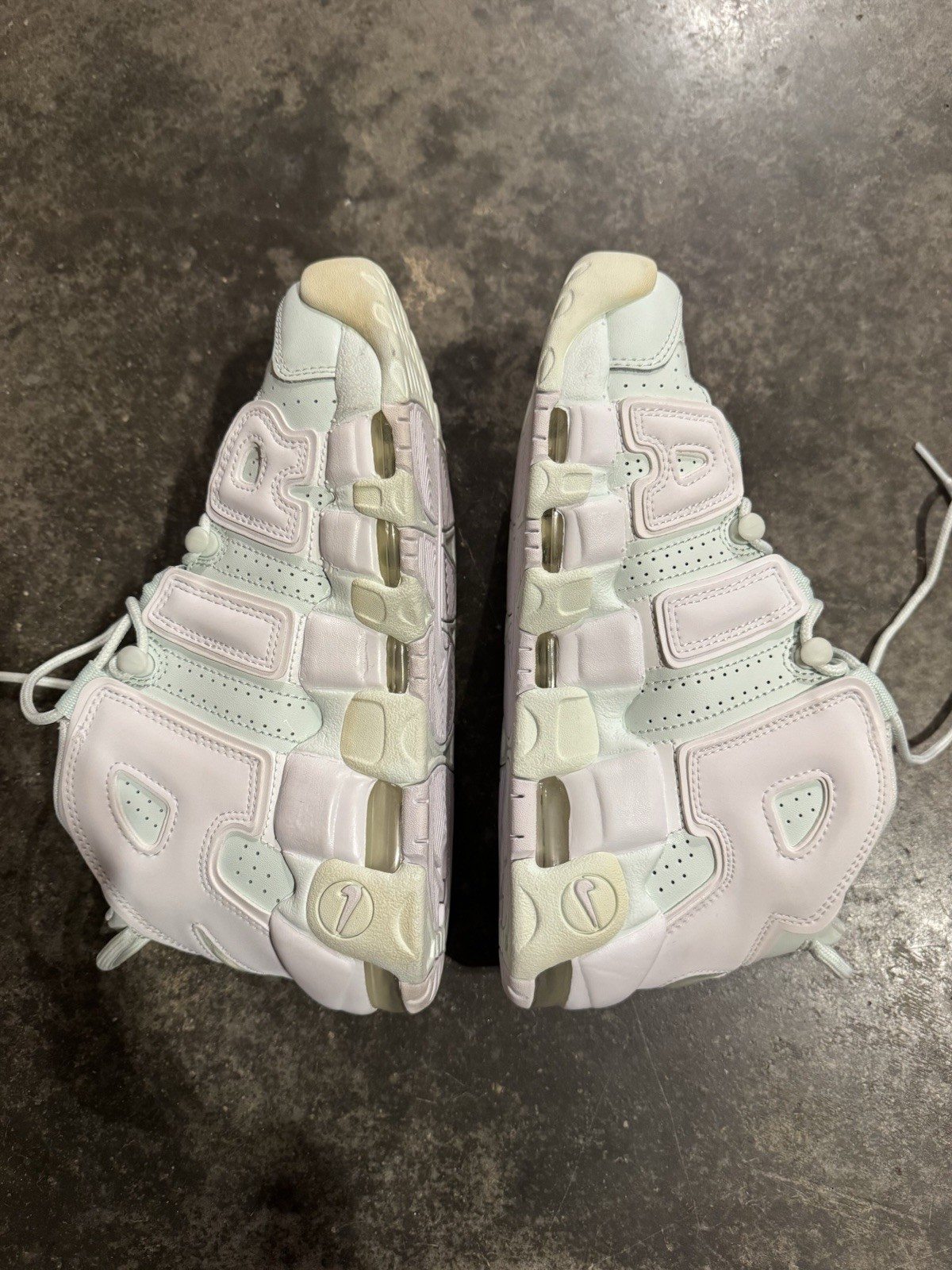 Nike Air More Uptempo Sneaker White/Mint Green US 7.5 EU 38.