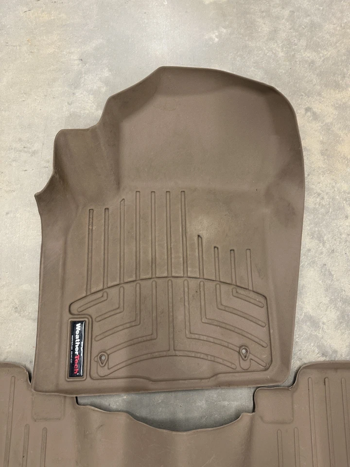 Напольные коврики левые задние для Nissan Titan Armada Infiniti QX56 Weathertech 2014-2015 годов выпуска 2 шт. - Изображение 3 из 4