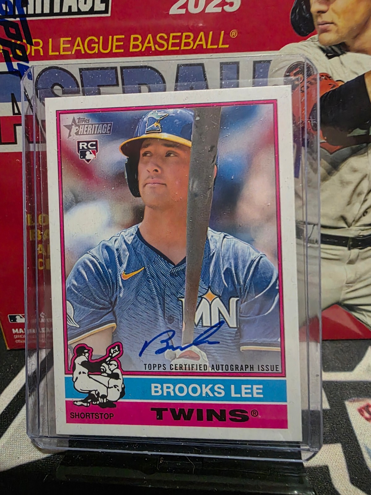 2025 Topps Heritage Brooks Lee Real One On Card Auto RC Minnesota Twins