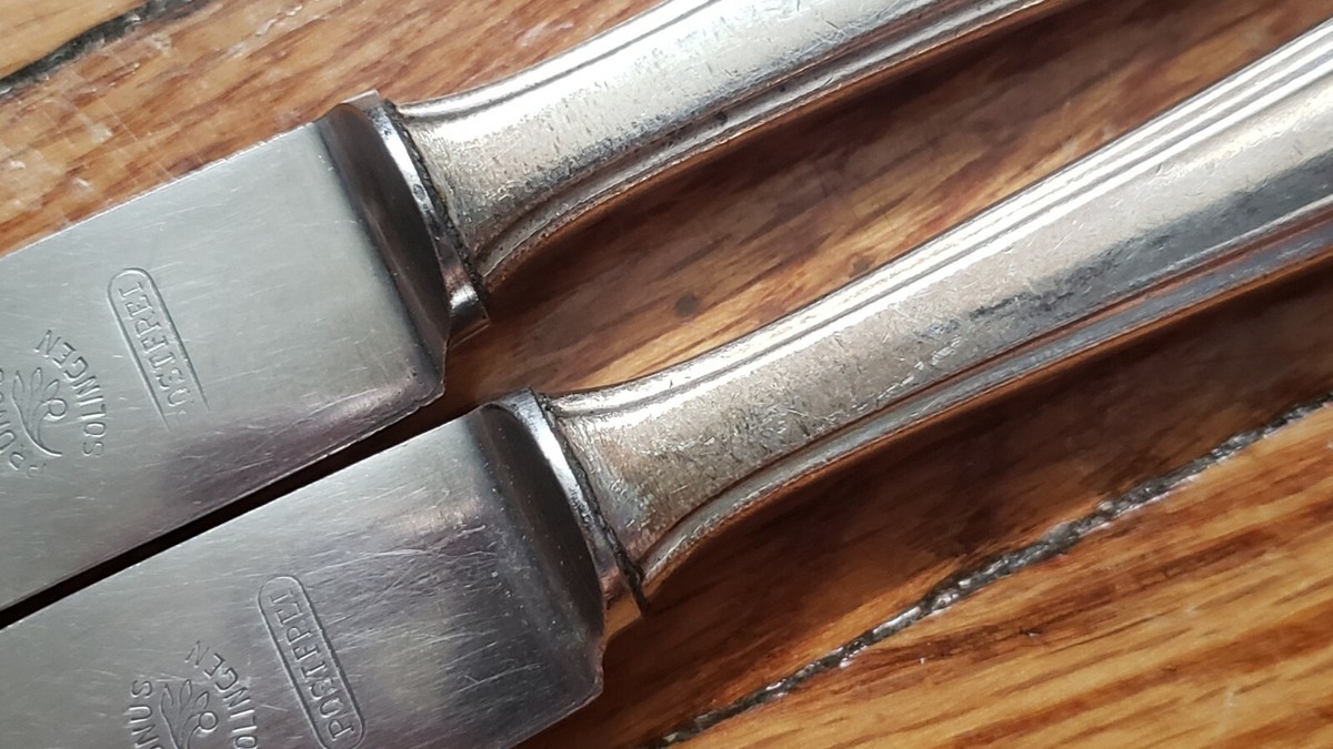 2 ANTIQUE VINTAGE COLLECTIBLE KNIVES 8.5 2 ANTIQUE VINTAGE COLLECTIBLE KNIVES 8.5