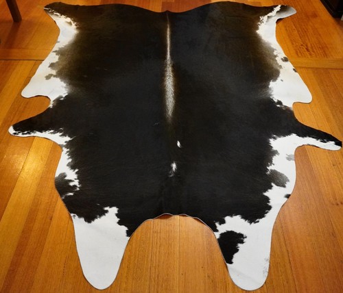 A Huge & Striking Cowhide Rug in Stunning Charcoal and White - Simply Beautiful - Picture 2 of 9
