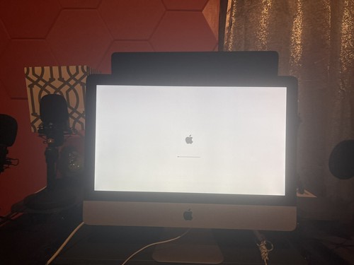 APPLE BUNDLE: iMac 21.5” Desktop (Mid-2010) + Wireless Keyboard & Wireless Mouse - Picture 2 of 7