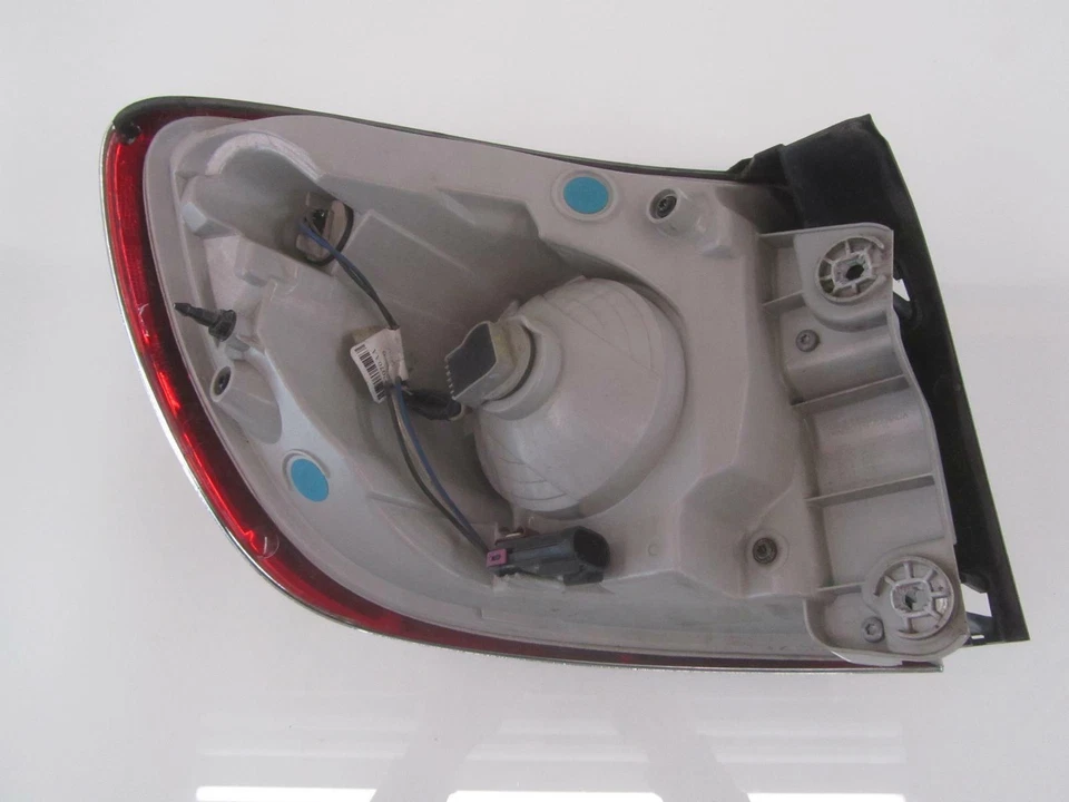 08-12 BUICK ENCLAVE Luz trasera pasajero derecho Luz de freno trasera Lámpara R Foto 4 de 4