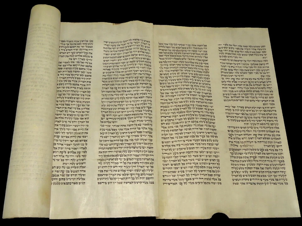 TORAH BIBLE MANUSCRIPT FRAGMENT 100+ YRS OLD EUROPE Genesis "Noah & the Flood" - Image 3 of 4
