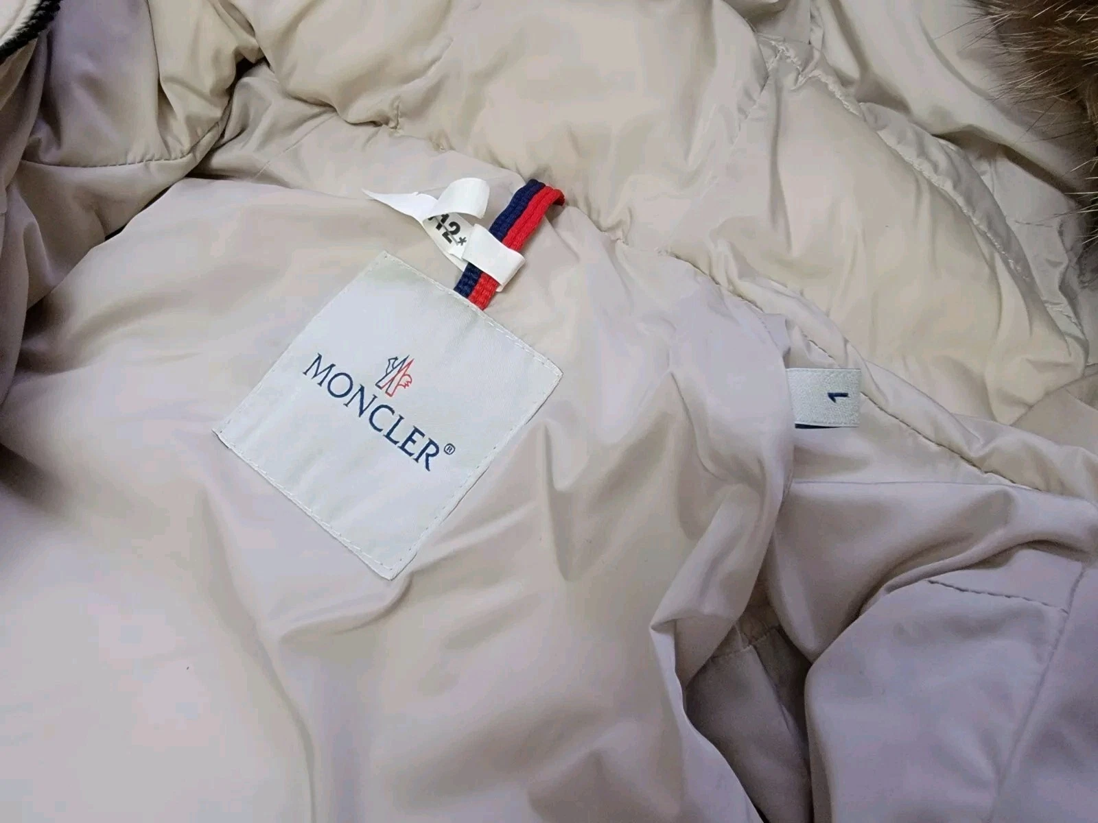 Autentico piumino Moncler Genette beige cintura pelliccia cappuccio puffer donna taglia 1 S