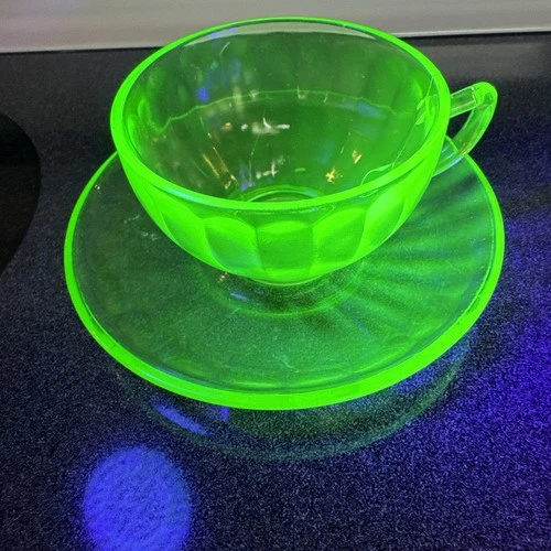 Vtg ANCHOR HOCKING Green Vasilene Depression Glass Cup And Saucer