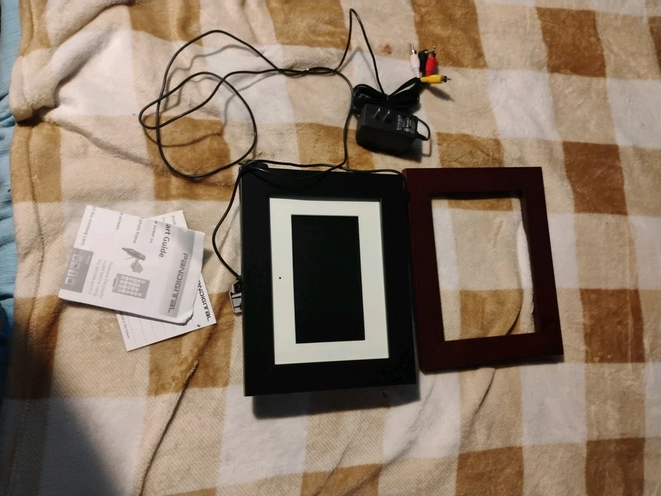 Pandigital Digital Photo Frame with Remote Control Untested As-Is - Image 3 of 4