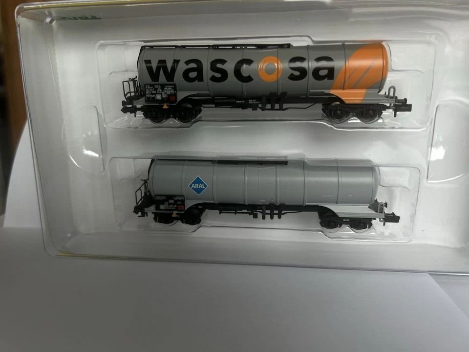 Minitrix 15129 Set Knickkesselwagen Wascosa SBB, Aral DB