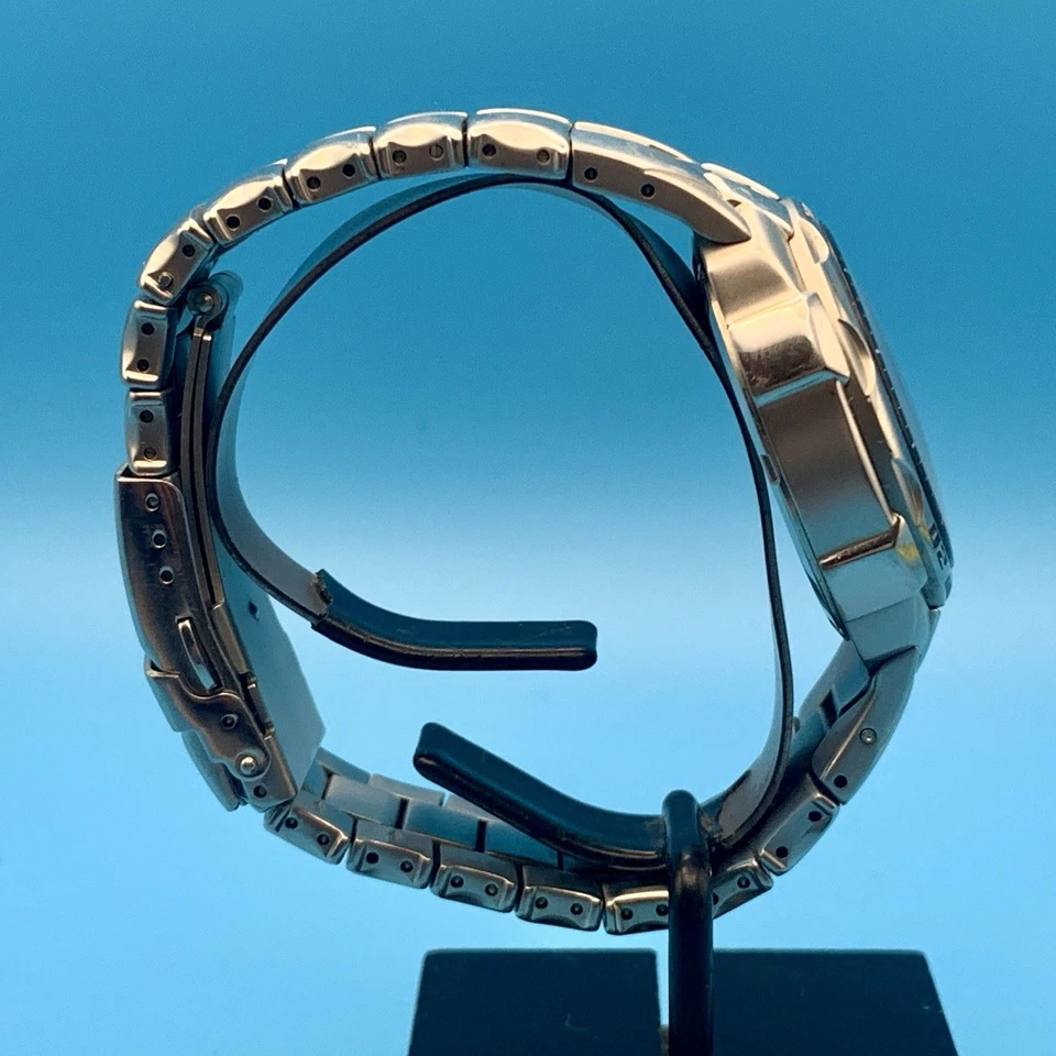 DAKOTA WATCH COMPANY STING RAY Men’s Quartz Wristwatch All St Steel Working Cond - Image 3 of 4