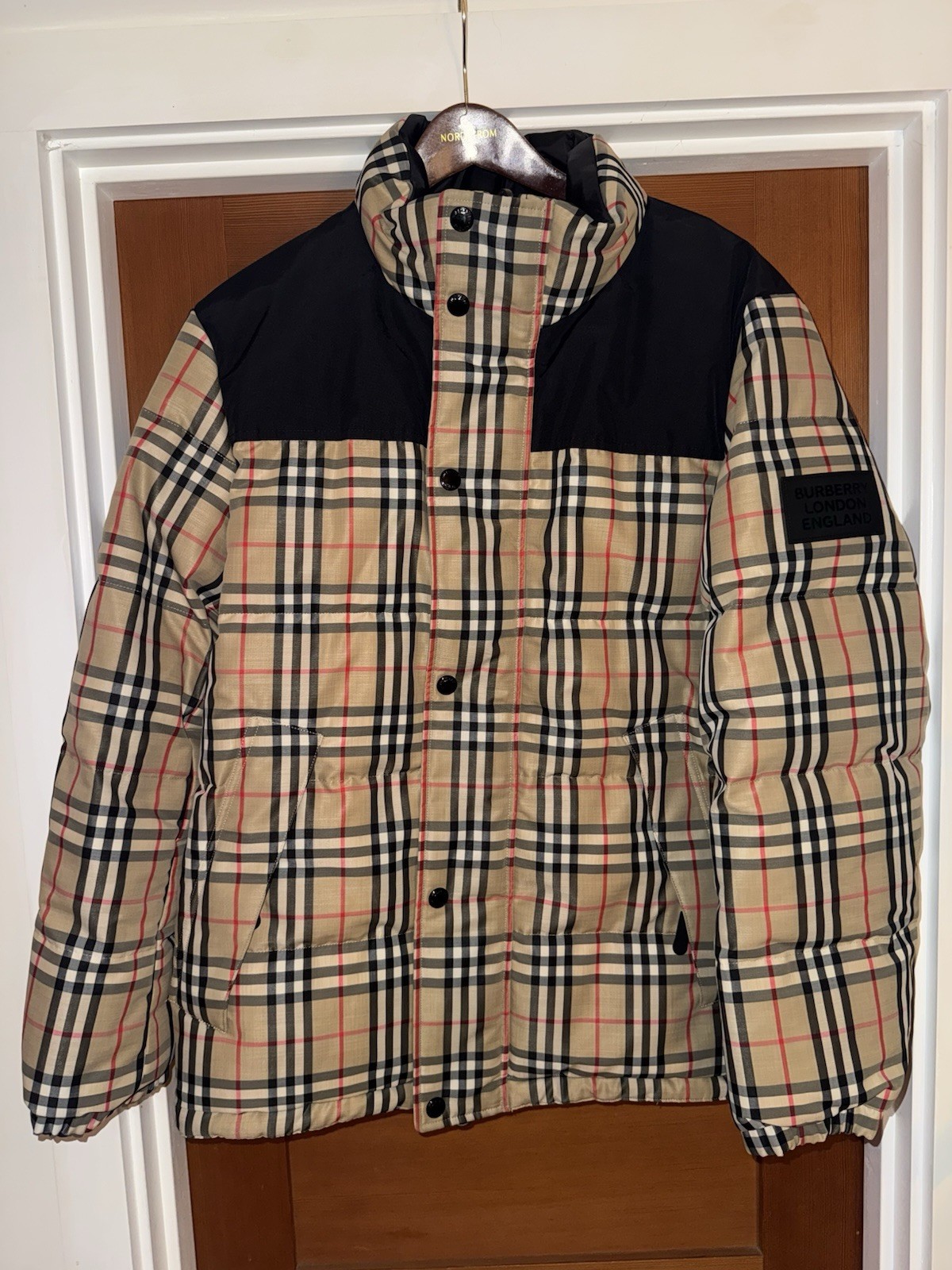 Burberry Men’s Reversible Puffer Jacket Beige/black Size medium
