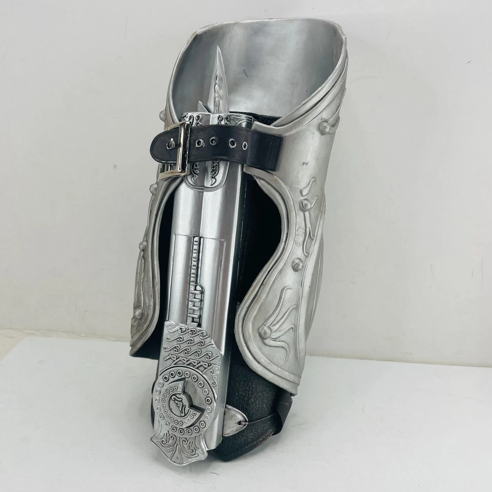 Guantes de Hermandad Assassin's Creed Hoja Oculta Guantelete Manga 1:1 Espada Foto 2 de 4