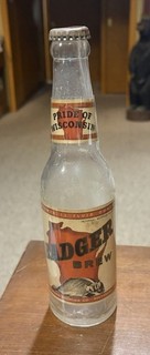 Badger Brew Beer Label Bottle Reedsburg Brewing Reedsburg WI IRTP Crown