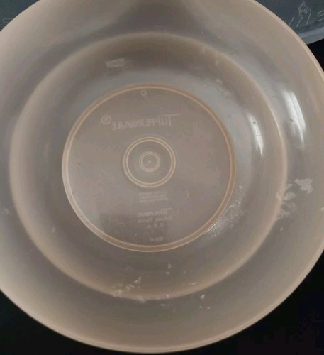 VTG SET OF 3 TUPPERWARE CEREAL BOWLS 6.5" & 4 SMALL CEREAL BOWLS 4.25" 2 LIDS - Picture 4 of 4