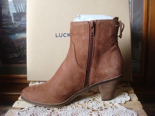 NIB~ LUCKY BRAND JALIE~ TAN SOFT NUBUCK LEATHER ANKLE BOOTS LACE UP BACK~ SZ 8M - Picture 3 of 9