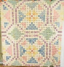 Graphic Vintage Yo-Yo Mosaic Antique Quilt UNUSUAL DESIGN  NICE VINTAGE PRINTS