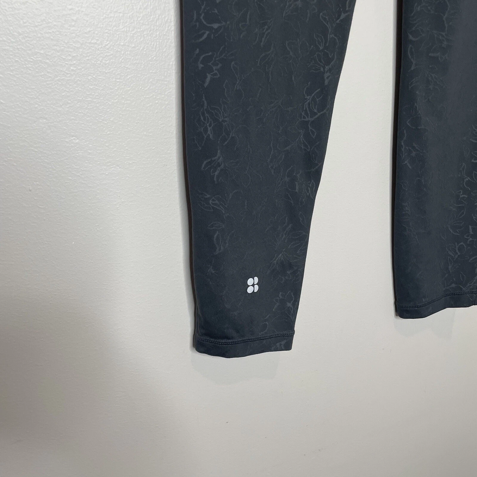 sweaty-betty all day emboss 7/8 floral workout leggings