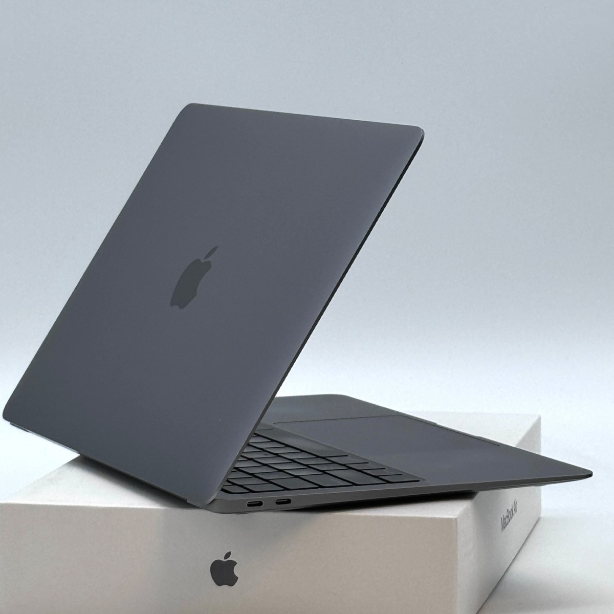 上位　MacBook Air 2020 M1 GPU 8Core A2337 Apple MacBook Air 2020-21 A2337 13in M1 7 Core GPU 16GB RAM