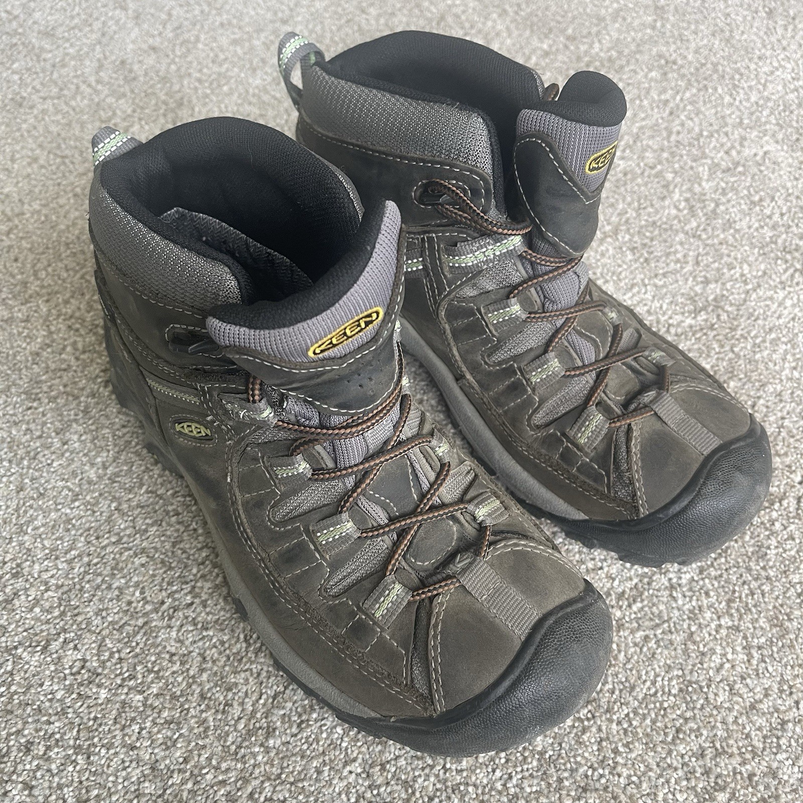 Keen Stivali da trekking impermeabili da donna taglia US9 verde oliva M altezza caviglia