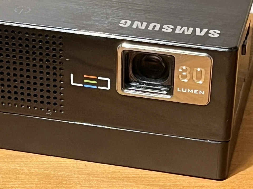 Samsung SP-H03 Pico Projektor Mini Pocket Taschen LED Beamer USB VGA DLP Anzeige - Bild 3 von 4