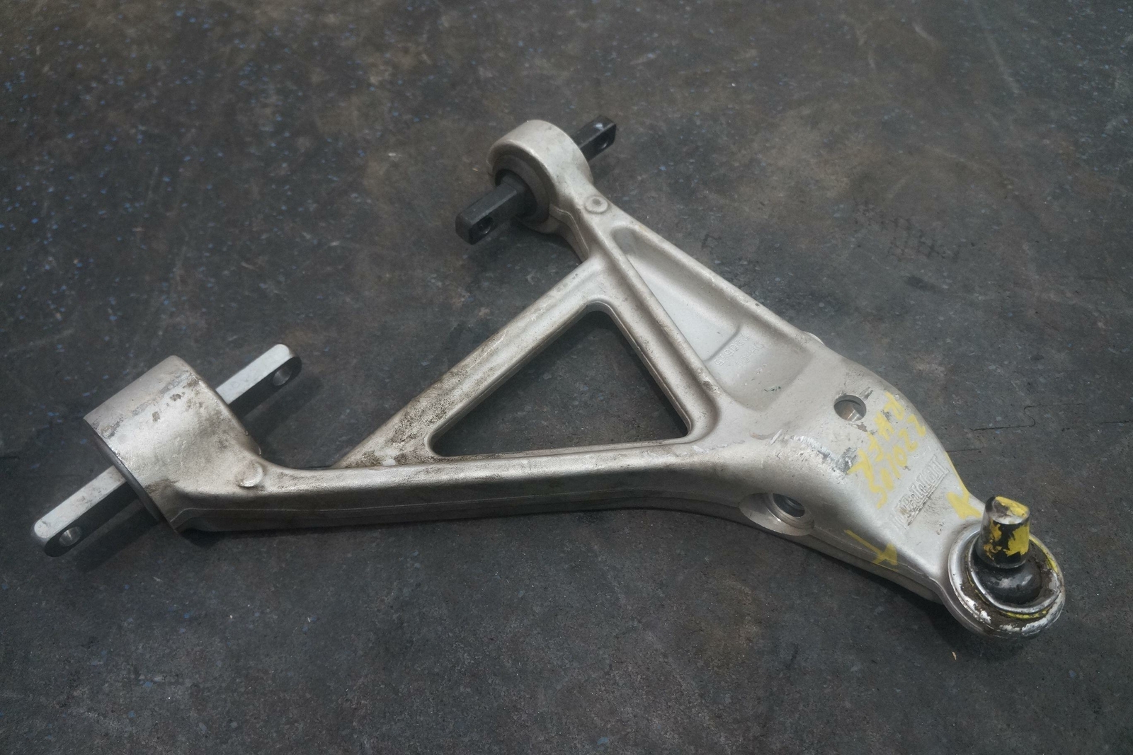 Front Suspension Right Lower Control Arm 264524 OEM Ferrari 488 2016 458 *Note*