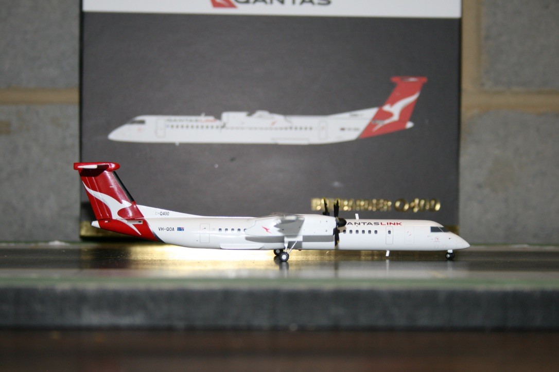 Gemini Jets 1 200 Qantaslink DHC-DASH-8-Q400 VH-QOA (G2QFA726) Die-Cast modello preferenziale Gemini Jets Jets Jets 1 200 Qantaslink DHC-DASH-8-Q400 VH-QOA (G2QFA726) Die-Cast modello autentico