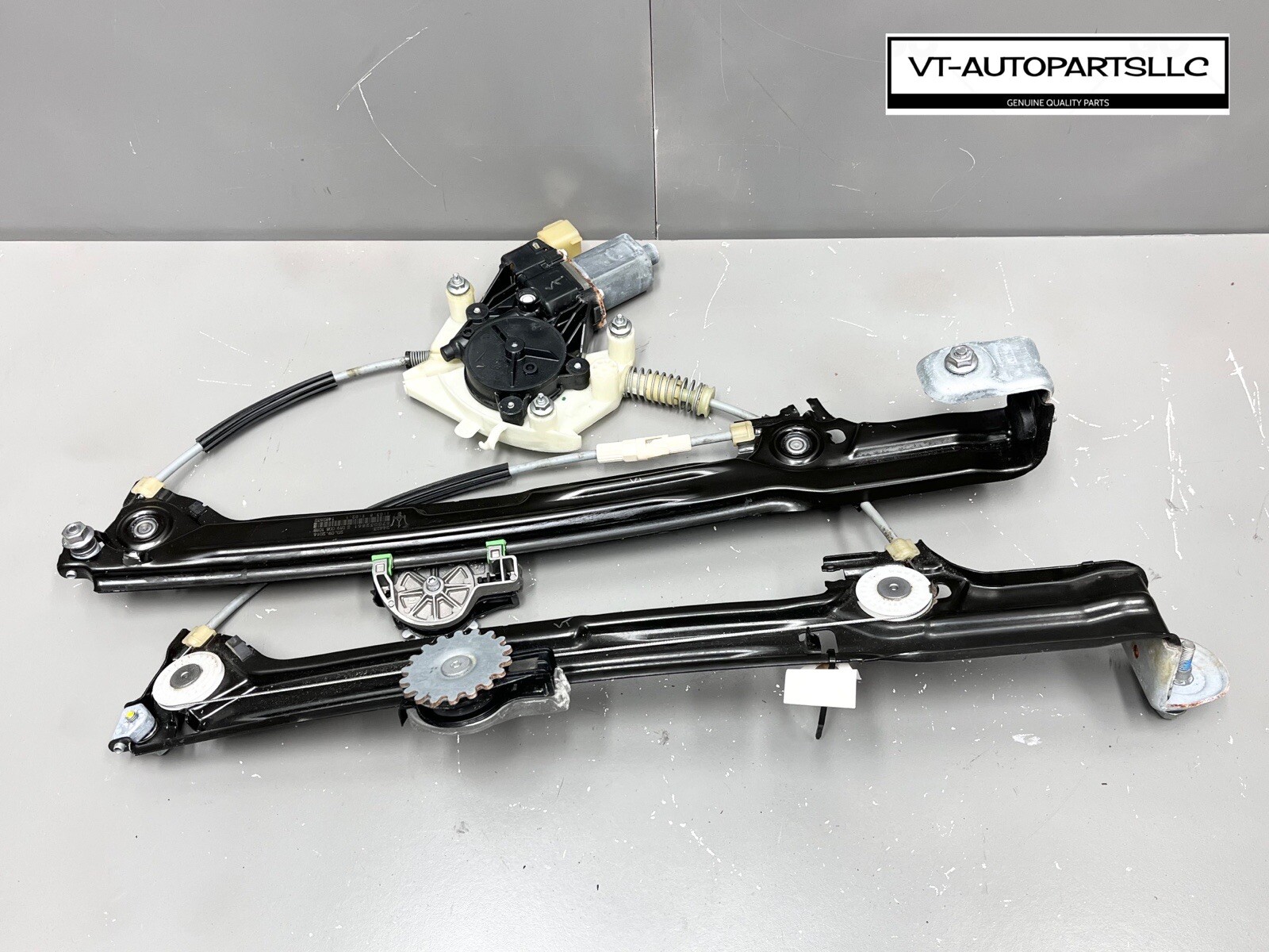 Maserati Levante 2017-2020 rear/left Window regulator