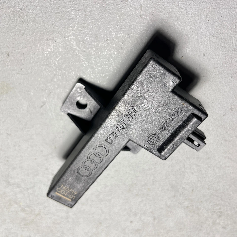 2012-2018 Audi A7 Quattro Keyless Entry Access Antenna OEM - Image 3 of 4