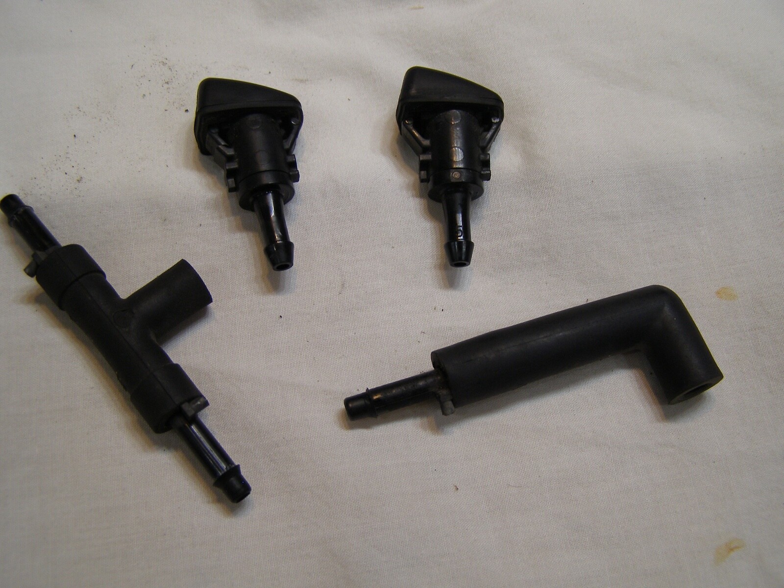 OEM 2009 Chrysler Town & Country Hood Mounted Windshield Washer Nozzles & Fittin eBay