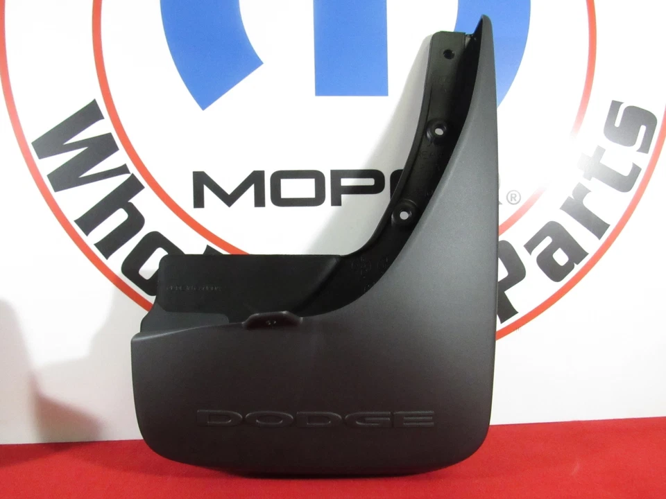 DODGE JOURNEY Rear Molded Splash Guards NEW OEM MOPAR - Imagem 2 de 4