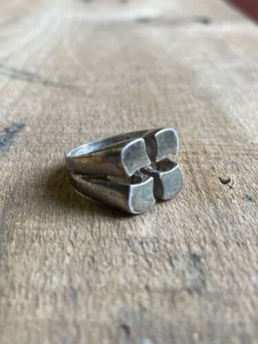 Early Vintage Sterling Sliver 925 Ring With Uniqu… - image 1