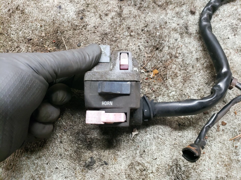 Interruptor de manillar de control izquierdo Honda Night Hawk CB 550 SC CB550 1983 sin probar Foto 3 de 4