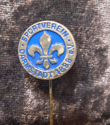 FOOTBALL: SPORTS CLUB DARMSTADT 1898 E. V. ''The Lilies'' LAPEL PIN Alloy