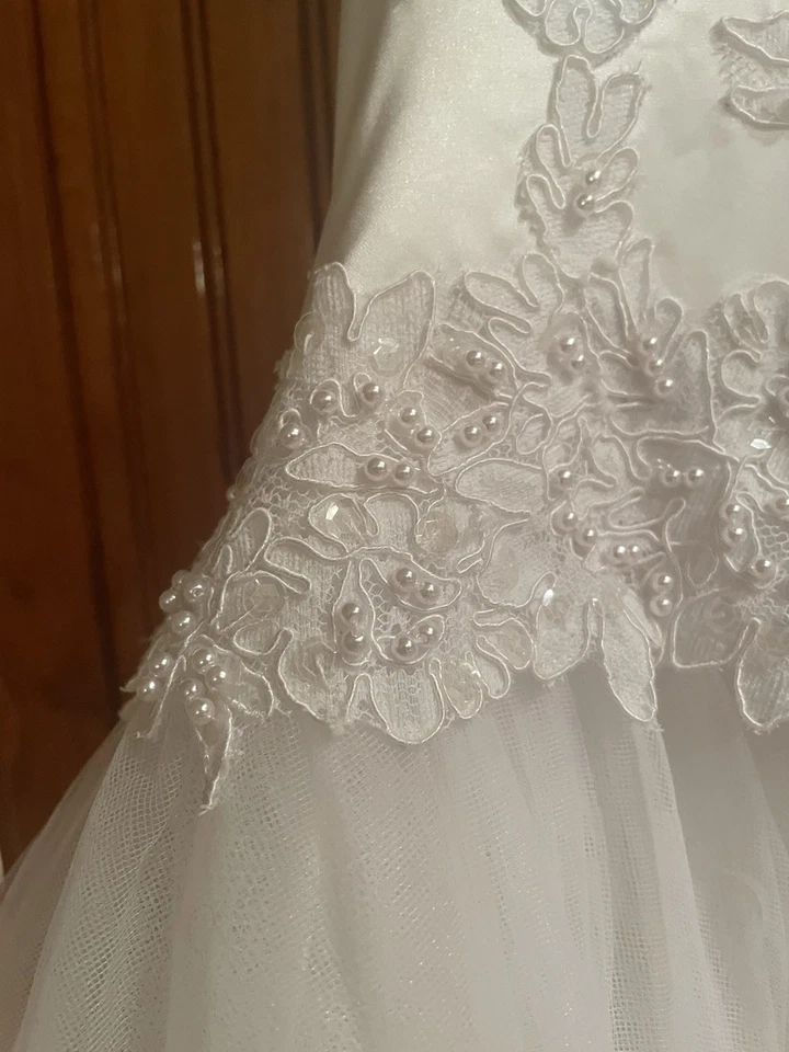 Vestido de novia Oleg Cassini cuello en V halter con cuentas de encaje talla 16 Foto 3 de 4