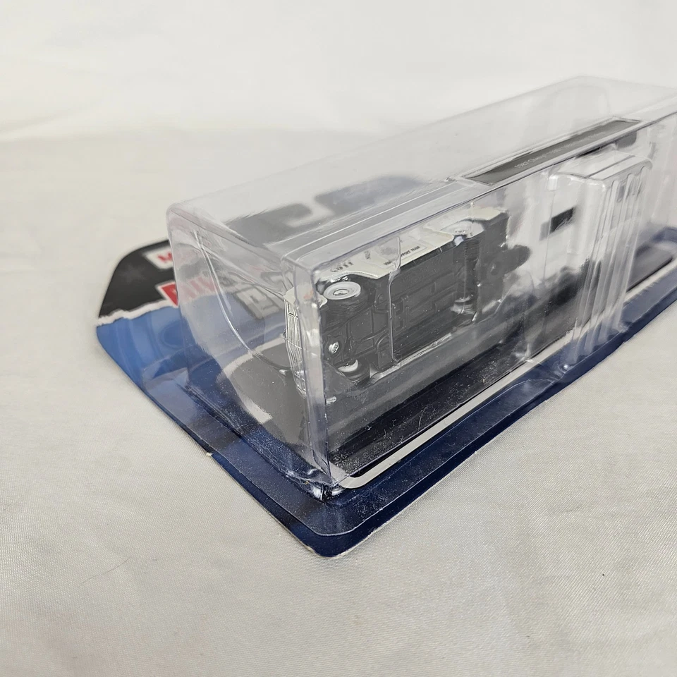 Maisto 1987 Chevy 1500 / 1936 Chevy Pickup Highway Patrol Elite Transport - Image 2 of 4